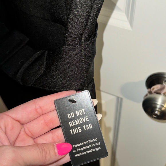 NWT BLACK SHEATH DRESS with removable belt and sweetheart neckline - Picture 5 of 5